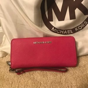 Michael Kors Jet Set Saffiano Leather Zip Wallet
